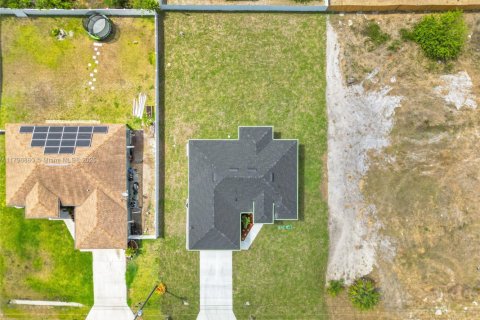 House in Lehigh Acres, Florida 3 bedrooms № 1737614 - photo 9