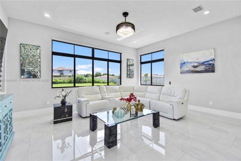 Casa en venta en Southwest Ranches, Florida, 6 dormitorios, 484.58 m2 № 1969350 - foto 12