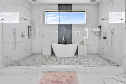 Casa en venta en Southwest Ranches, Florida, 6 dormitorios, 484.58 m2 № 1969350 - foto 25