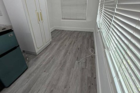 Immobilier commercial à louer à Miami, Floride: 1 chambre, 164.99 m2 № 2384929 - photo 8