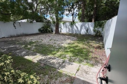 Immobilier commercial à louer à Miami, Floride: 1 chambre, 164.99 m2 № 2384929 - photo 4