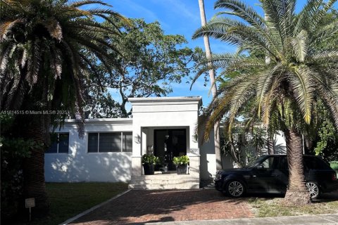 House in Miami, Florida 3 bedrooms, 176.7 sq.m. № 1762918 - photo 2