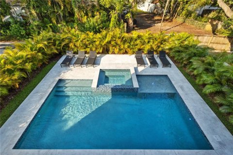 Casa en venta en Tampa, Florida, 5 dormitorios, 325.16 m2 № 2430659 - foto 7