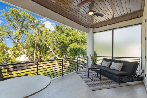 Casa en venta en Tampa, Florida, 5 dormitorios, 325.16 m2 № 2430659 - foto 15