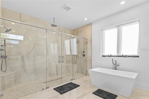 Casa en venta en Tampa, Florida, 5 dormitorios, 325.16 m2 № 2430659 - foto 19
