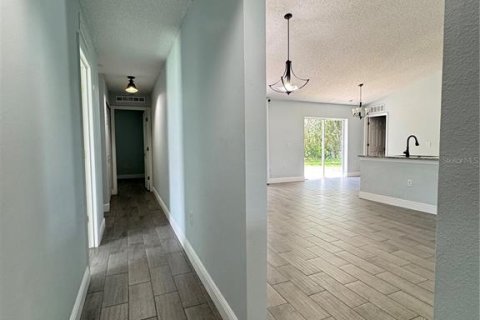 Villa ou maison à vendre à Spring Hill, Floride: 4 chambres, 168.25 m2 № 2353358 - photo 15