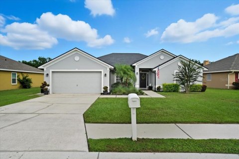 Casa en Lakeland, Florida 4 dormitorios, 196.02 m2 № 2096795