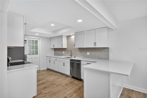 Casa en venta en Palm Coast, Florida, 4 dormitorios, 242.85 m2 № 1919158 - foto 13