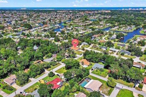 Casa en venta en Palm Coast, Florida, 4 dormitorios, 242.85 m2 № 1919158 - foto 3