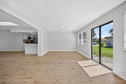Casa en venta en Palm Coast, Florida, 4 dormitorios, 242.85 m2 № 1919158 - foto 17