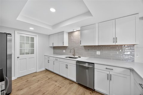 Casa en venta en Palm Coast, Florida, 4 dormitorios, 242.85 m2 № 1919158 - foto 16