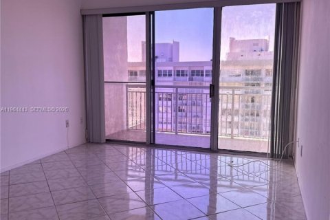 Condo in Aventura, Florida, 2 bedrooms  № 2081115 - photo 2