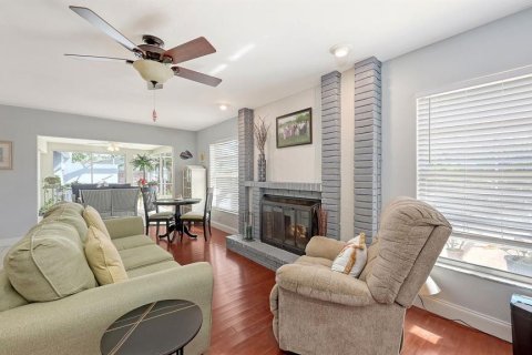 House in Sarasota, Florida 3 bedrooms, 180.23 sq.m. № 1621818 - photo 24