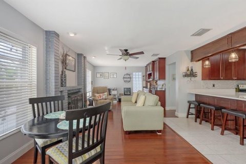 House in Sarasota, Florida 3 bedrooms, 180.23 sq.m. № 1621818 - photo 22