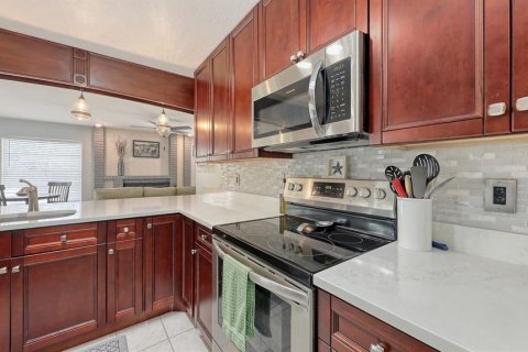 House in Sarasota, Florida 3 bedrooms, 180.23 sq.m. № 1621818 - photo 30