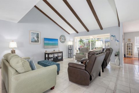 House in Sarasota, Florida 3 bedrooms, 180.23 sq.m. № 1621818 - photo 12