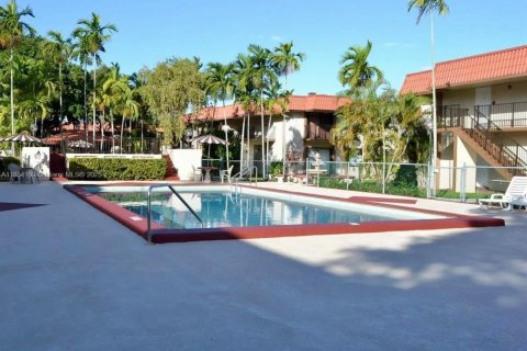 Condo in Miami, Florida, 1 bedroom  № 1929881 - photo 16