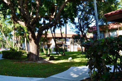 Condo in Miami, Florida, 1 bedroom  № 1929881 - photo 17