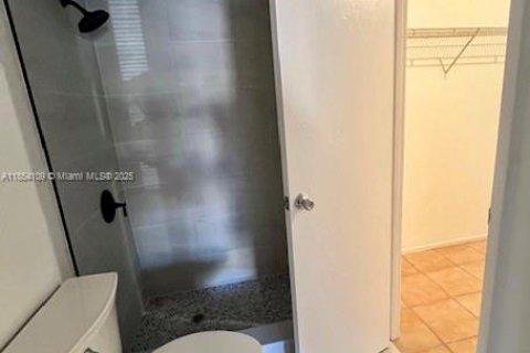 Condo in Miami, Florida, 1 bedroom  № 1929881 - photo 7