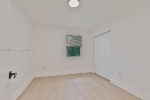 Villa ou maison à vendre à Miami, Floride: 3 chambres, 131.55 m2 № 1890438 - photo 16