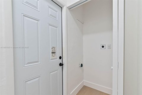 Villa ou maison à vendre à Miami, Floride: 3 chambres, 131.55 m2 № 1890438 - photo 22