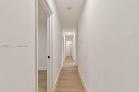 Villa ou maison à vendre à Miami, Floride: 3 chambres, 131.55 m2 № 1890438 - photo 5