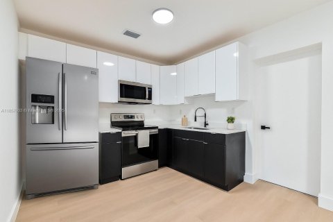 Villa ou maison à vendre à Miami, Floride: 3 chambres, 131.55 m2 № 1890438 - photo 4