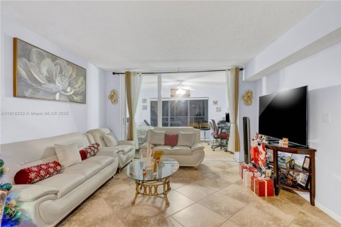 Copropriété à vendre à Coconut Creek, Floride: 2 chambres, 105.91 m2 № 1972071 - photo 3