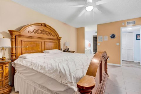 Copropriété à vendre à Coconut Creek, Floride: 2 chambres, 105.91 m2 № 1972071 - photo 9