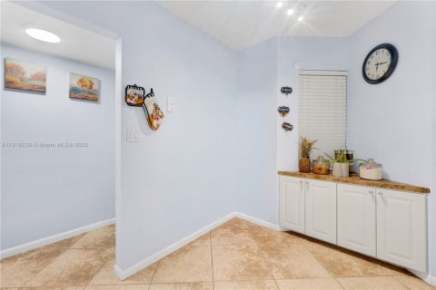Copropriété à vendre à Coconut Creek, Floride: 2 chambres, 105.91 m2 № 1972071 - photo 7