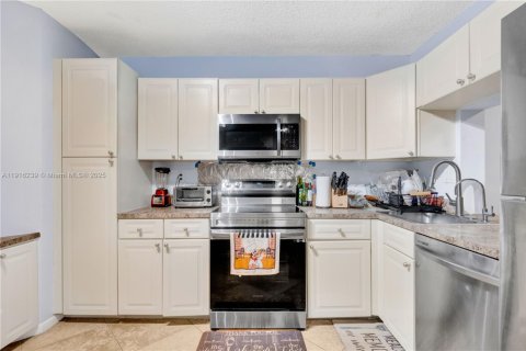 Copropriété à vendre à Coconut Creek, Floride: 2 chambres, 105.91 m2 № 1972071 - photo 4