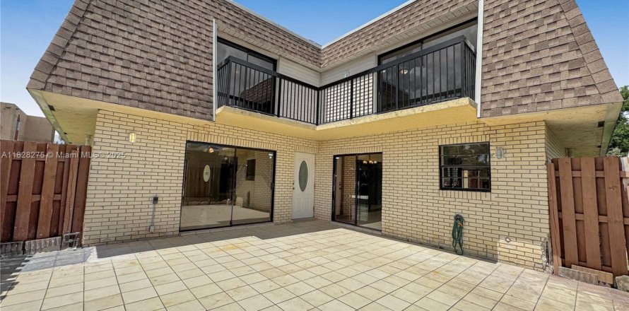 Condominio en North Lauderdale, Florida, 2 dormitorios  № 1799393