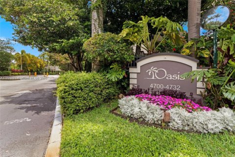 Townhouse in Miami, Florida 3 bedrooms, 125.33 sq.m. № 1955404