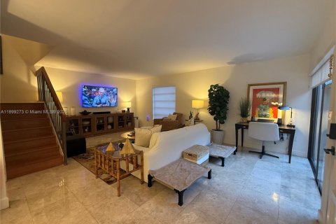 Townhouse in Miami, Florida 3 bedrooms, 125.33 sq.m. № 1955404 - photo 8