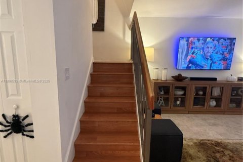 Townhouse in Miami, Florida 3 bedrooms, 125.33 sq.m. № 1955404 - photo 10