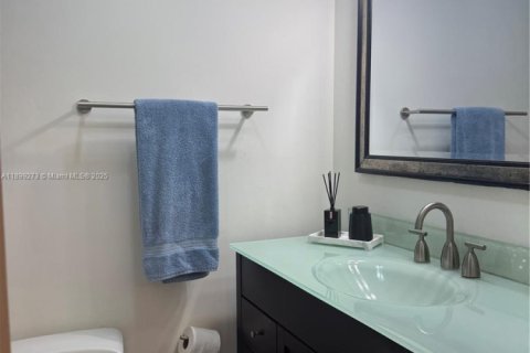 Townhouse in Miami, Florida 3 bedrooms, 125.33 sq.m. № 1955404 - photo 18