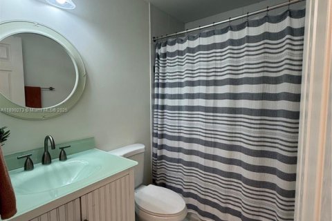 Townhouse in Miami, Florida 3 bedrooms, 125.33 sq.m. № 1955404 - photo 13