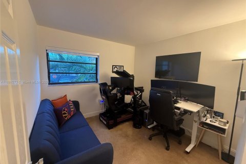 Townhouse in Miami, Florida 3 bedrooms, 125.33 sq.m. № 1955404 - photo 15