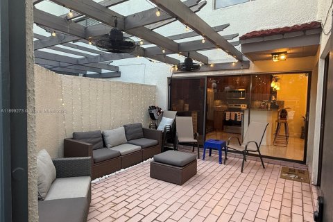 Townhouse in Miami, Florida 3 bedrooms, 125.33 sq.m. № 1955404 - photo 3