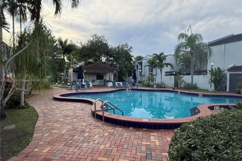 Townhouse in Miami, Florida 3 bedrooms, 125.33 sq.m. № 1955404 - photo 2