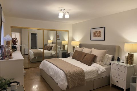 Townhouse in Miami, Florida 3 bedrooms, 125.33 sq.m. № 1955404 - photo 17