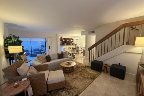 Townhouse in Miami, Florida 3 bedrooms, 125.33 sq.m. № 1955404 - photo 21