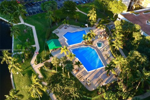 Condo in Aventura, Florida, 2 bedrooms  № 1842890 - photo 21