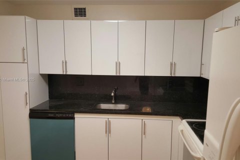 Condo in Aventura, Florida, 2 bedrooms  № 1842890 - photo 8