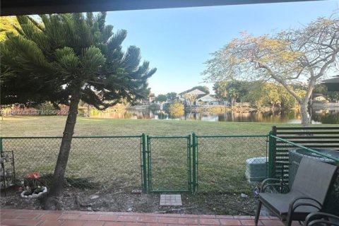 Touwnhouse à vendre à Miami, Floride: 2 chambres, 91.23 m2 № 1997197 - photo 19