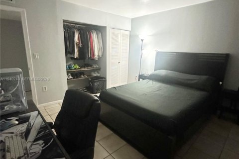 Touwnhouse à vendre à Miami, Floride: 2 chambres, 91.23 m2 № 1997197 - photo 10