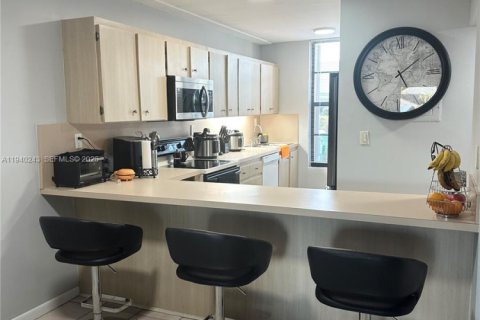 Touwnhouse à vendre à Miami, Floride: 2 chambres, 91.23 m2 № 1997197 - photo 6