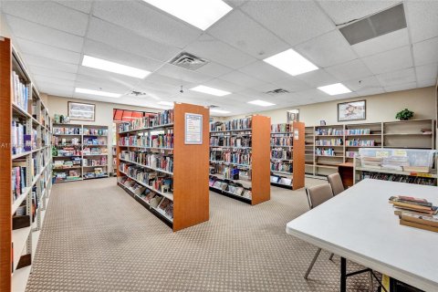 Condominio en alquiler en Pembroke Pines, Florida, 1 dormitorio, 74.32 m2 № 1955424 - foto 20