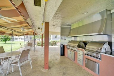 Condominio en alquiler en Pembroke Pines, Florida, 1 dormitorio, 74.32 m2 № 1955424 - foto 23