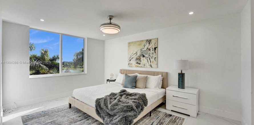 Condominio en Pembroke Pines, Florida, 1 dormitorio № 1955424